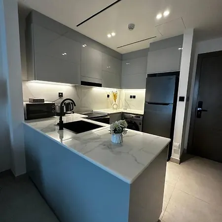 Stylish 1 Bedroom In Binghatti, Business Bay, Canal View Dubai Buitenkant foto